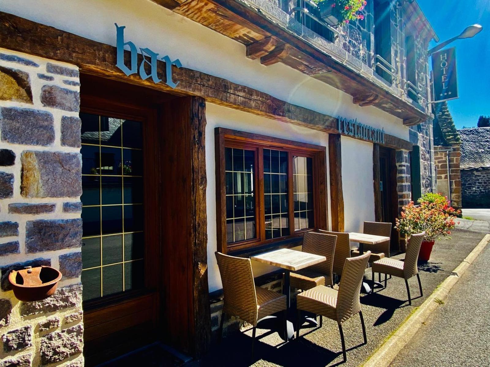 Hotel Restaurant Du Plomb Du Cantal Мюра Экстерьер фото